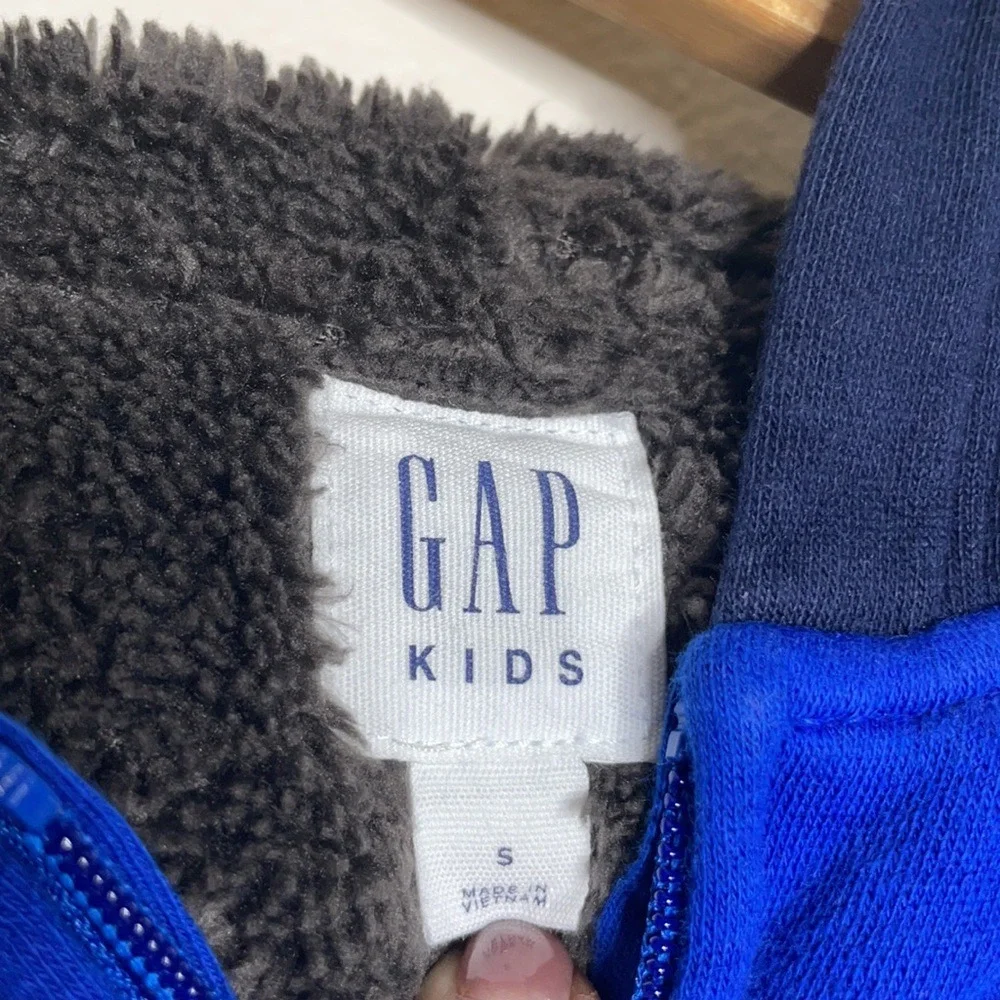 GAP Kids Lined Sweater Blue sz Small‎